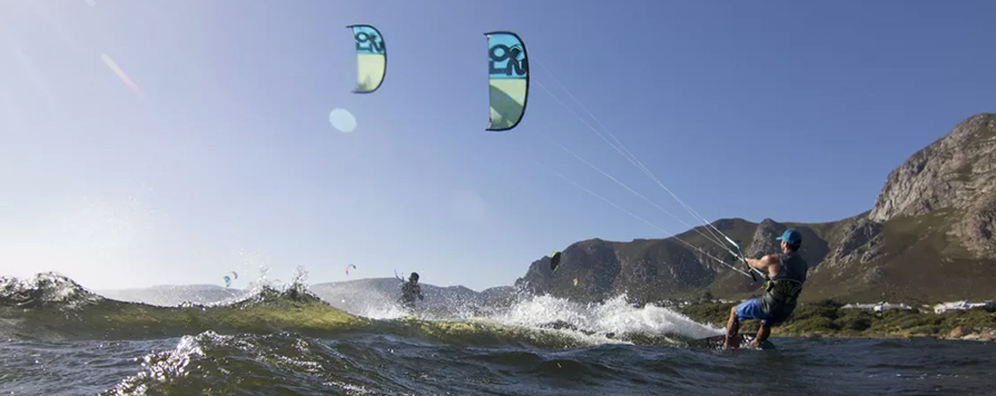 Liquid Force Solo V3 2017 Kitesurfing Kite in use atbshop in listing