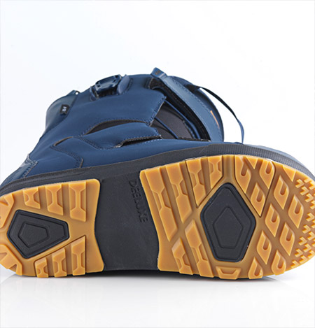 Deeluxe Demon PF Mens Snowboarding Boots Remedy Outsole