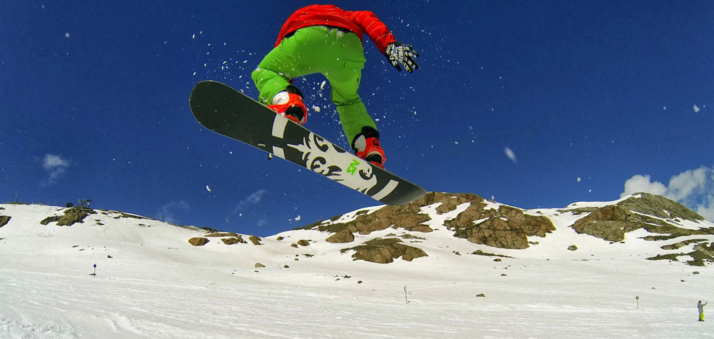 Snowboarding Gopro Never Summer Board