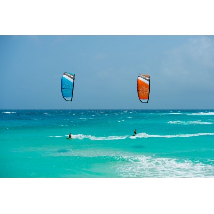 Peter Lynn Escape V5 Kite Package in use