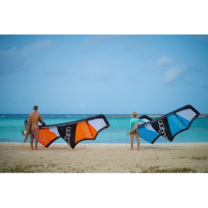 Peter Lynn Escape V5 Kite Package on beach