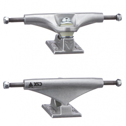 Theeve CSX V3 Skateboard Trucks in Raw