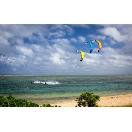 Ozone Zephyr V5 Lightwind Kitesurf Package kite