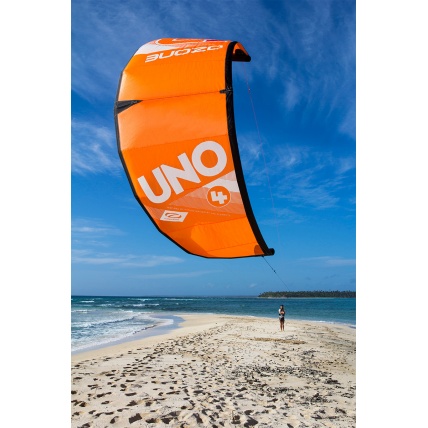 ozone kitesurf lesson with uno kite