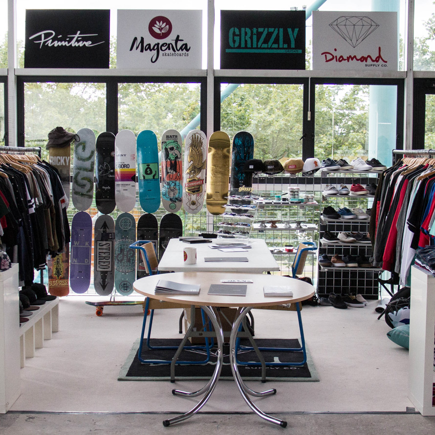 ATBShop Skate Warehouse - Shiner 2014 Trade Show Visit